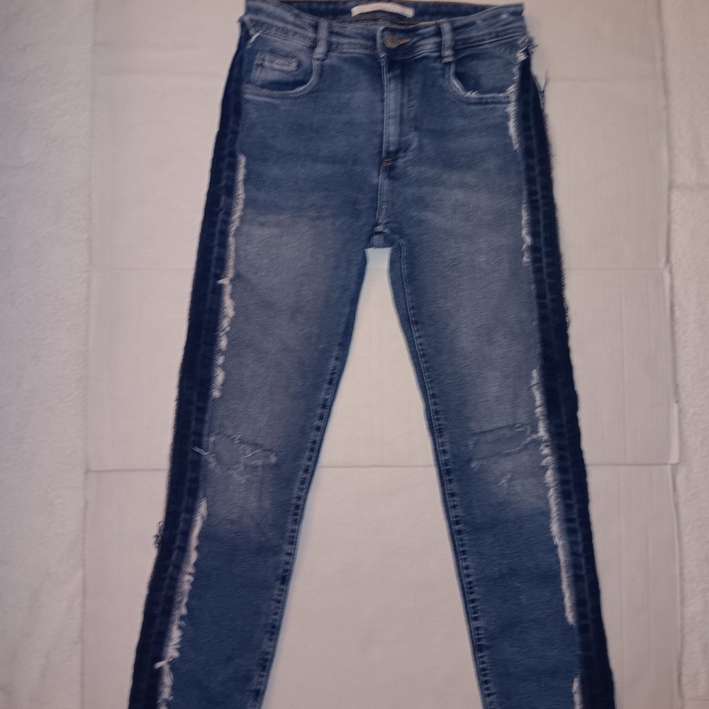 ZARA WOMEN'S DISTRESSED LOOK FARYED HEM JEANS